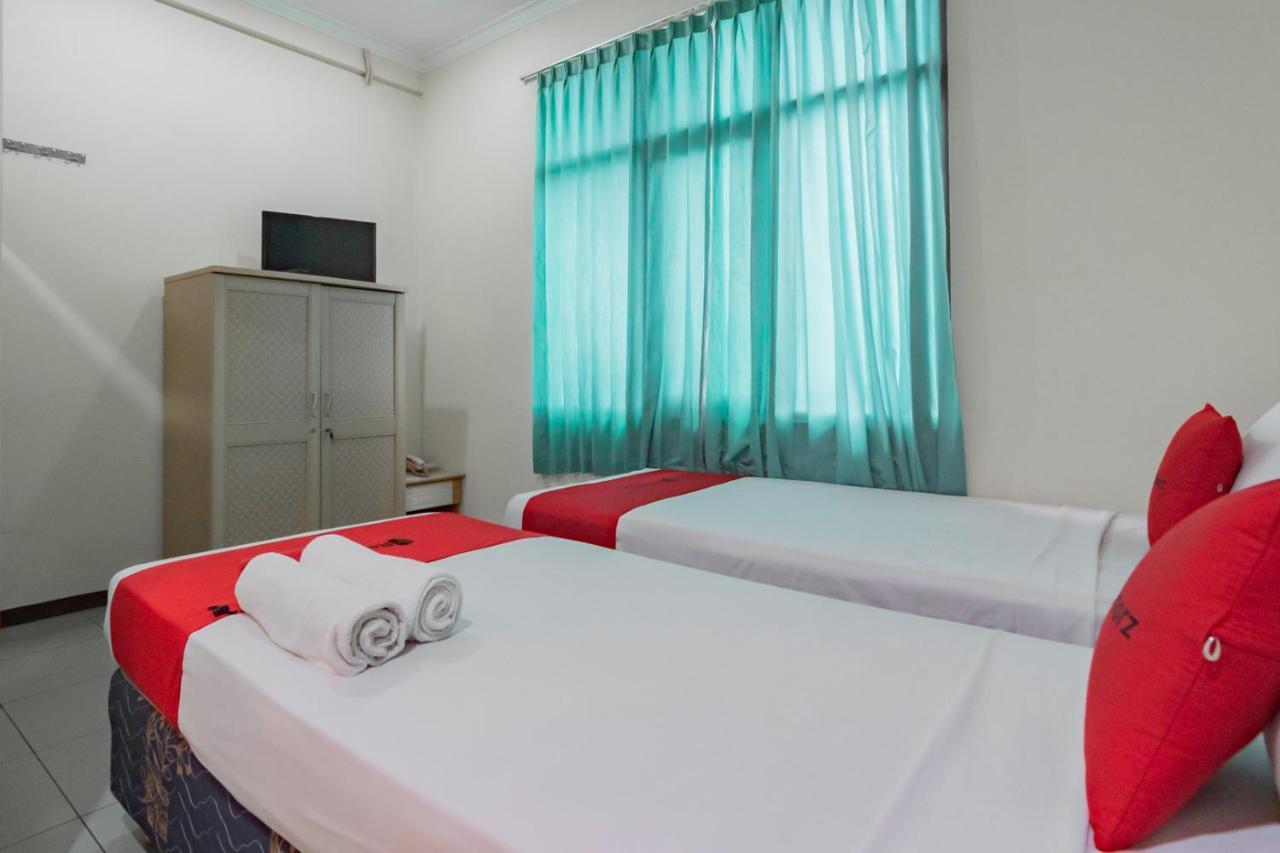 Reddoorz @ Achino Hotel Bandung Exterior photo