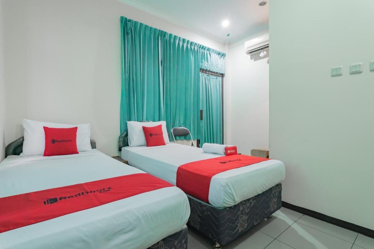 Reddoorz @ Achino Hotel Bandung Exterior photo